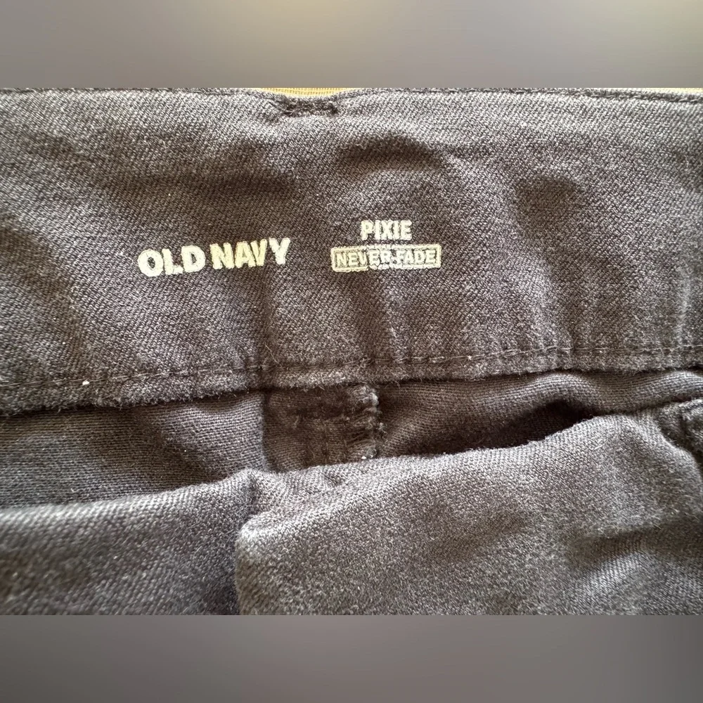 Old Navy Black Pixie Ankle Pants - Picture 4 of 5